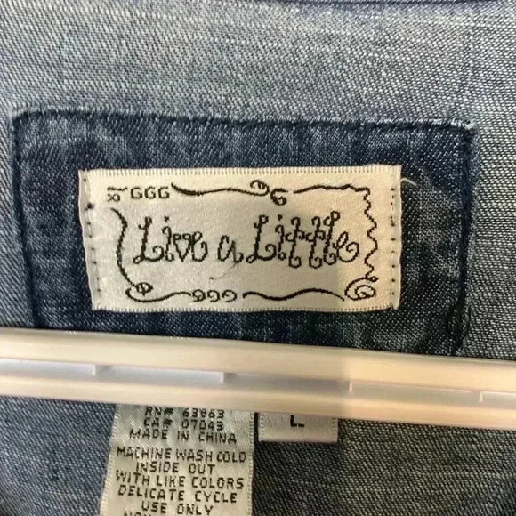 Live a Little Lightweight, Medium Wash Denim Shirt, V Neck, roll Up Sleeves - Picture 3 of 6